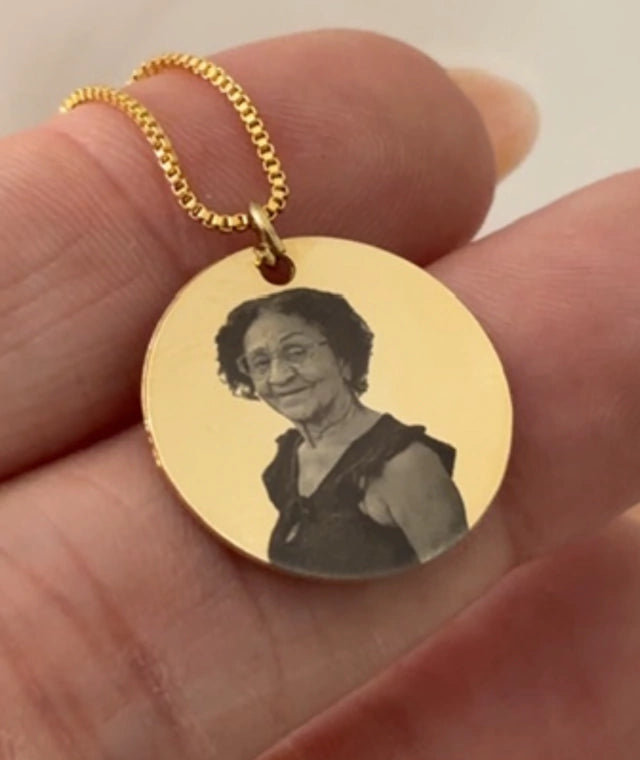 Colar medalha personalizado M banho de ouro