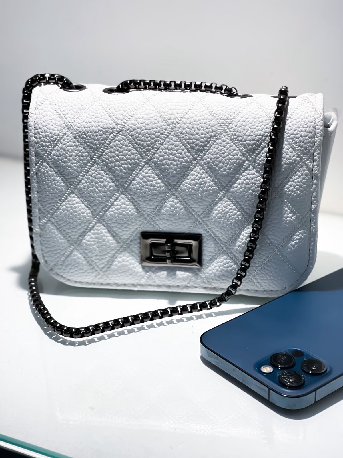 Bolsa Pequena em Couro Sintético com Alça de Corrente Ref. 1625